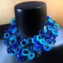 Load image into Gallery viewer, A VINTAGE NECKLACE AND EARRING SET BY LANGHAM GLASS