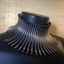Load image into Gallery viewer, METAL SEGMENT CHOKER