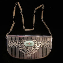 Load image into Gallery viewer, A 1920s DECORATIVE COMPACT PURSE