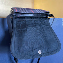 Load image into Gallery viewer, A CLASSIC 1980s BURBERRY’S SHOULDER BAG