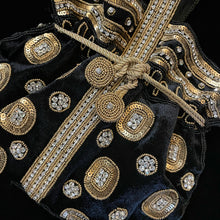 Load image into Gallery viewer, A VINTAGE DECORATIVE, EMBROIDERED INDIAN EVENING PURSE