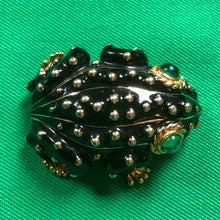 Load image into Gallery viewer, A VINTAGE CINER FROG BROOCH