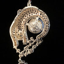 Load image into Gallery viewer, A HIGHLY DETAILED PAIR OF DRAPING LEOPARD EARRINGS