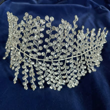 Load image into Gallery viewer, A ROMANTIC DIAMANTÉ WIRE FROND HAIR ORNAMENT