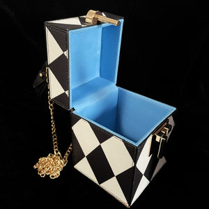 90s STYLE BOX BAG WITH GOLD FITTINGS.