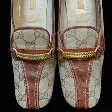 Load image into Gallery viewer, A PAIR OF MID 1970s GUCCI LOAFERS