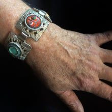 Load image into Gallery viewer, A VINTAGE MODERNIST ENAMEL ART BRACELET