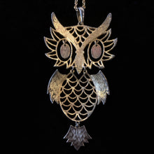 Load image into Gallery viewer, AN ORIGINAL 1970s ARTICULATED OWL PENDANT