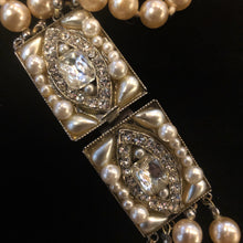 Load image into Gallery viewer, A QUALITY VINTAGE 80s EMPIRE STYLE PEARL NECKLACE
