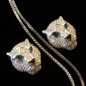 A HIGHLY DETAILED BIG CAT PENDANT AND EARRING SET