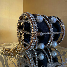 Load image into Gallery viewer, A RHINESTONE CAGE BAG WITH GIANT PEARLS