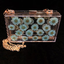 Load image into Gallery viewer, A PERSPEX CLUTCH WITH REAL DAISIES
