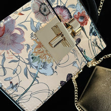 Load image into Gallery viewer, 90s STYLE BOX BAG WITH GOLD FITTINGS.