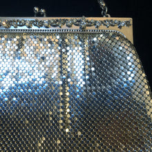 Load image into Gallery viewer, A STYLISH LARGE SILVER 70s GLOMESH PURSE