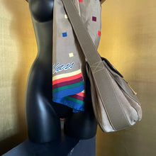 Load image into Gallery viewer, A LARGE SIZE 1970s GUCCI SADDLE BAG