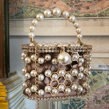 Load image into Gallery viewer, A HONEYCOMB PEARL BASKET BAG WITH RHINESTONE