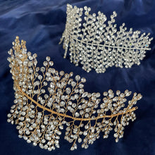 Load image into Gallery viewer, A ROMANTIC DIAMANTÉ WIRE FROND HAIR ORNAMENT