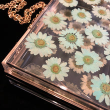Load image into Gallery viewer, A PERSPEX CLUTCH WITH REAL DAISIES