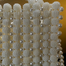 Load image into Gallery viewer, A CREAM 60s STYLE BEADED BASKET