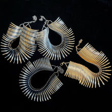 Load image into Gallery viewer, METAL SEGMENT CHOKER