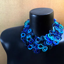 Load image into Gallery viewer, A VINTAGE NECKLACE AND EARRING SET BY LANGHAM GLASS