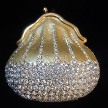 Load image into Gallery viewer, AN UNUSUAL METAL MINIATURE PURSE PURSE.