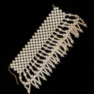 A POINTED PEARL CHOKER