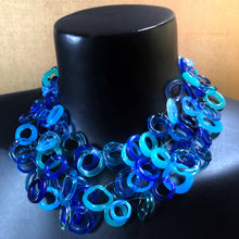 Load image into Gallery viewer, A VINTAGE NECKLACE AND EARRING SET BY LANGHAM GLASS
