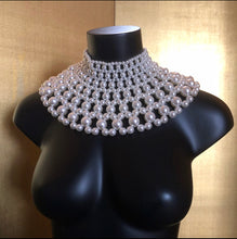 Load image into Gallery viewer, LATTICE PEARL COLLAR
