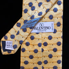 Load image into Gallery viewer, VINTAGE 1990s VALENTINO TIE WITH ROSETTE PRINT
