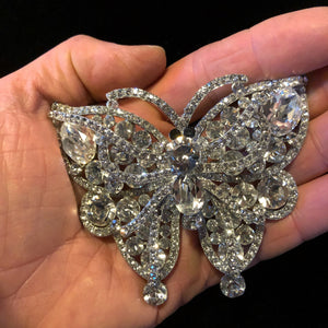 A LARGE CRYSTAL BUTTERFLY BROOCH