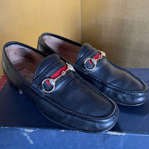 A PAIR OF CLASSIC 1970s GUCCI LOAFERS