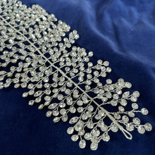 Load image into Gallery viewer, A ROMANTIC DIAMANTÉ WIRE FROND HAIR ORNAMENT
