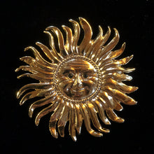 Load image into Gallery viewer, A GILT 80s SUN BROOCH
