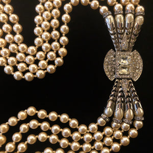 A QUALITY VINTAGE 80s EMPIRE STYLE PEARL NECKLACE
