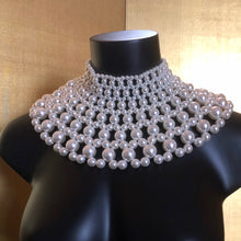 Load image into Gallery viewer, LATTICE PEARL COLLAR
