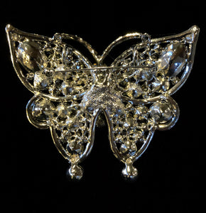 A LARGE CRYSTAL BUTTERFLY BROOCH