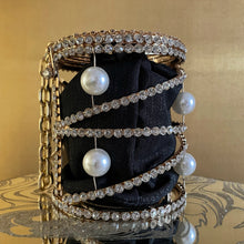 Load image into Gallery viewer, A RHINESTONE CAGE BAG WITH GIANT PEARLS

