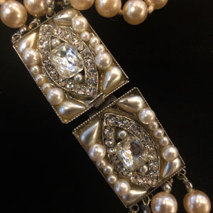 A QUALITY VINTAGE 80s EMPIRE STYLE PEARL NECKLACE