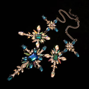 A JEWELLED BAROQUE NECKLACE