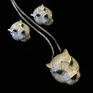 A HIGHLY DETAILED BIG CAT PENDANT AND EARRING SET