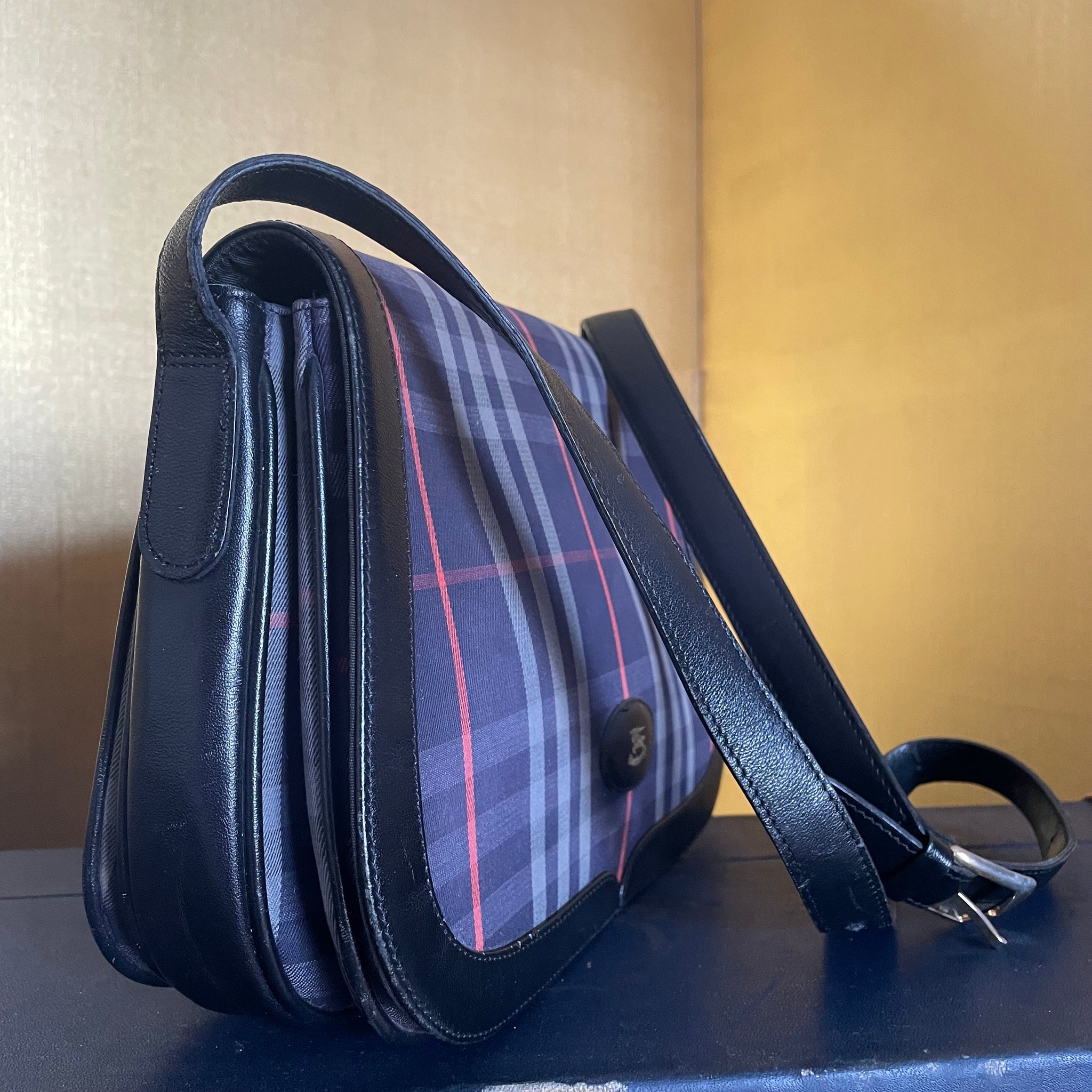 Faraday bag with window for phones – MOS Equipment